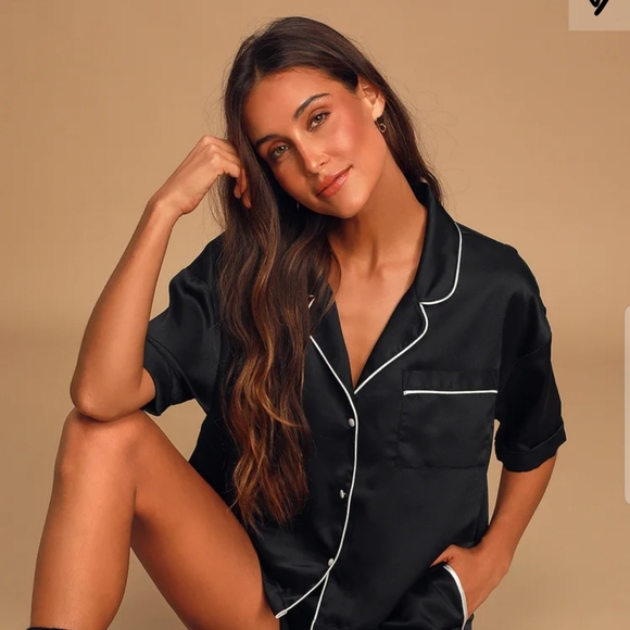 🔥 Lulus Beauty Sleep Black Satin Pj Set - Picture 12 of 12